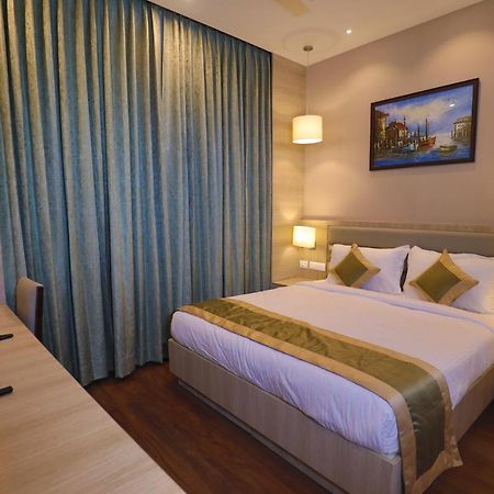Goa Country Club Hotel Gurgaon Ngoại thất bức ảnh