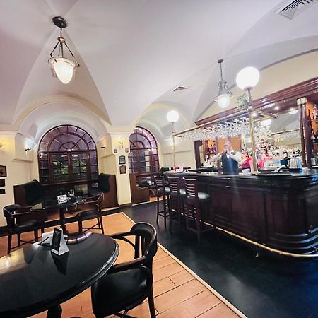 Goa Country Club Hotel Gurgaon Ngoại thất bức ảnh