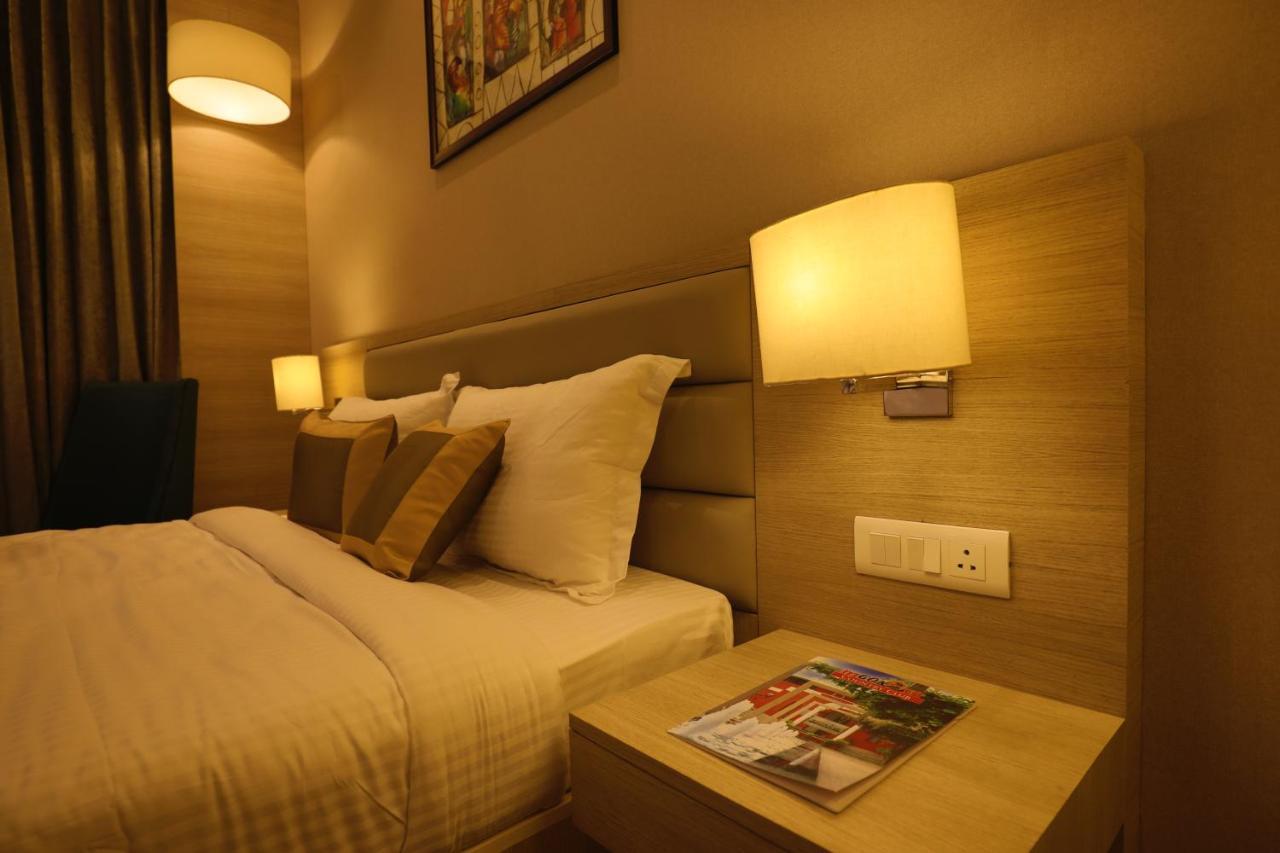 Goa Country Club Hotel Gurgaon Ngoại thất bức ảnh