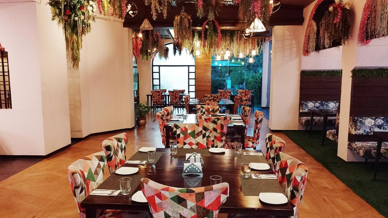 Goa Country Club Hotel Gurgaon Ngoại thất bức ảnh