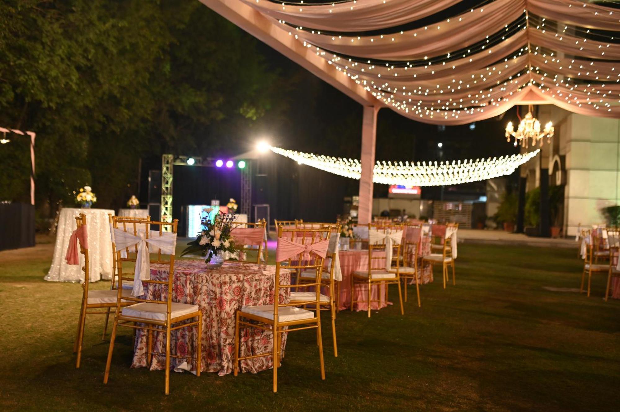 Goa Country Club Hotel Gurgaon Ngoại thất bức ảnh