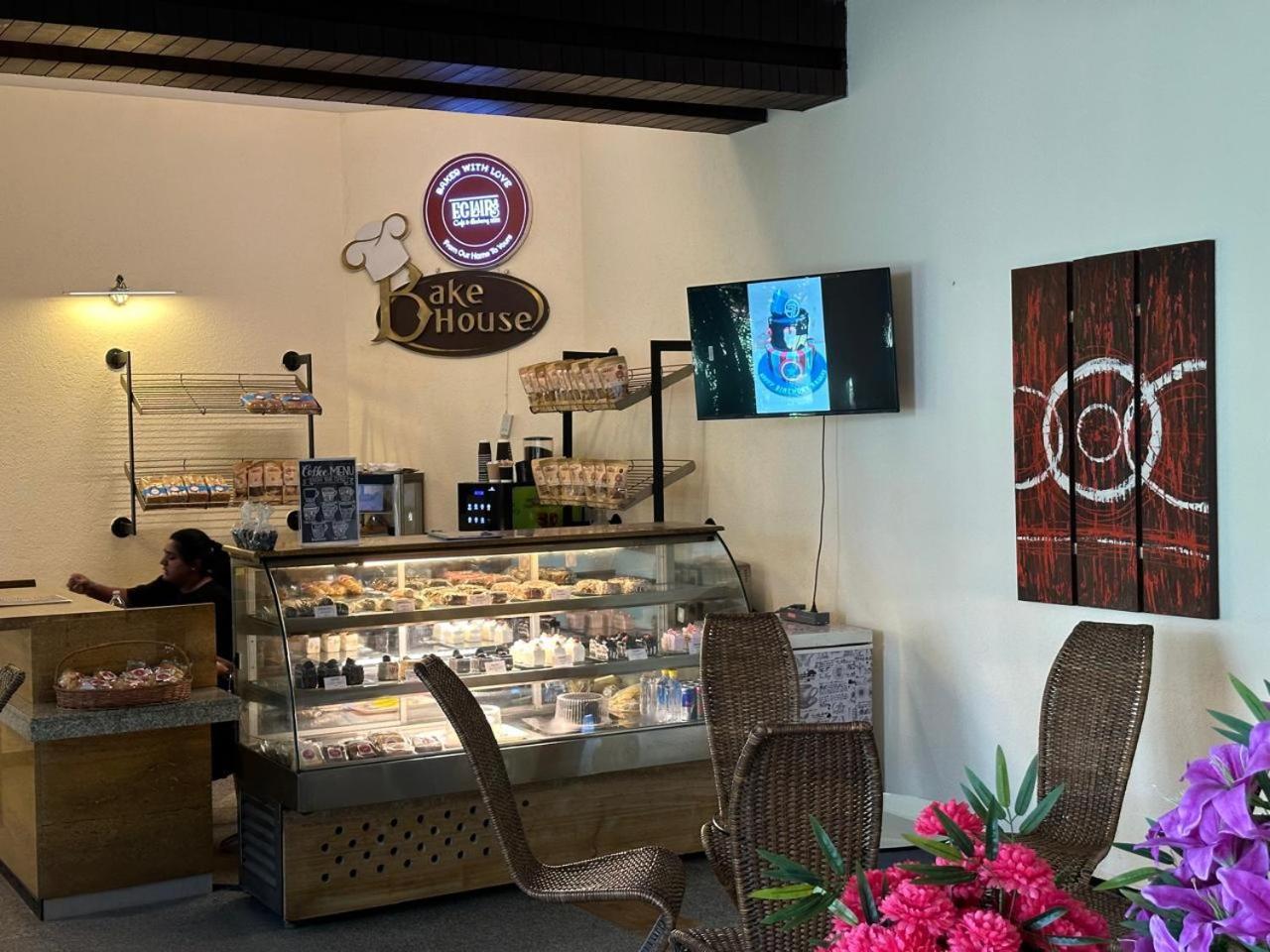 Goa Country Club Hotel Gurgaon Ngoại thất bức ảnh