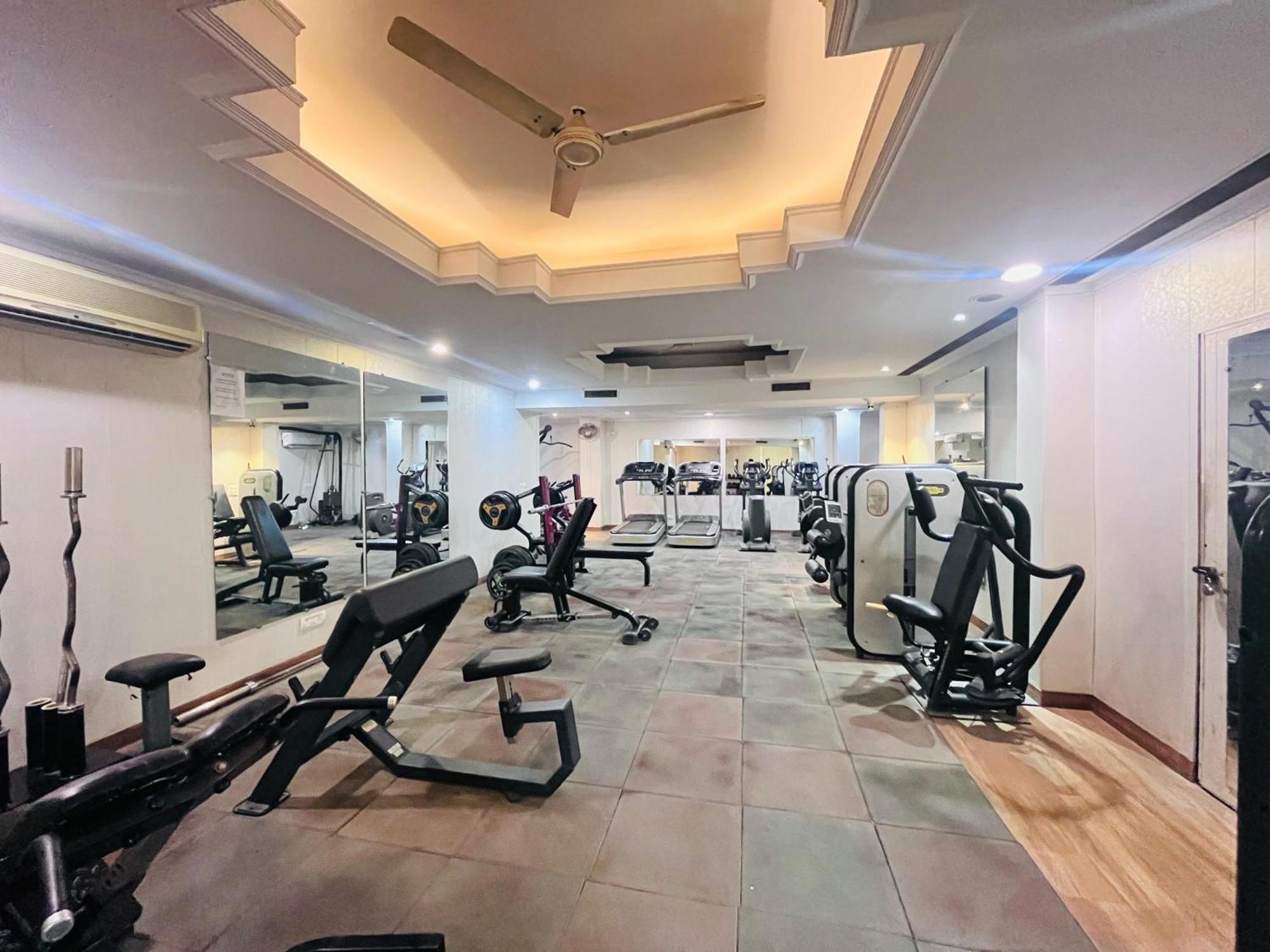 Goa Country Club Hotel Gurgaon Ngoại thất bức ảnh